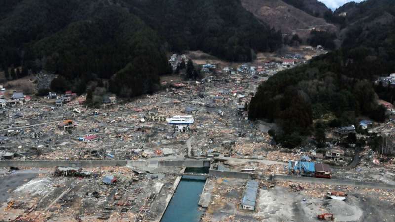 Months of gravity changes preceded the Tōhoku earthquake