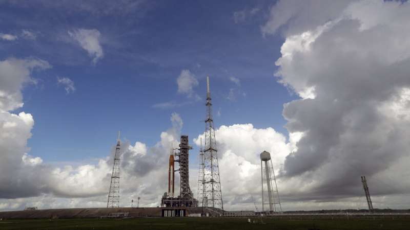 NASA fuels moon rocket for liftoff on 1st test flight