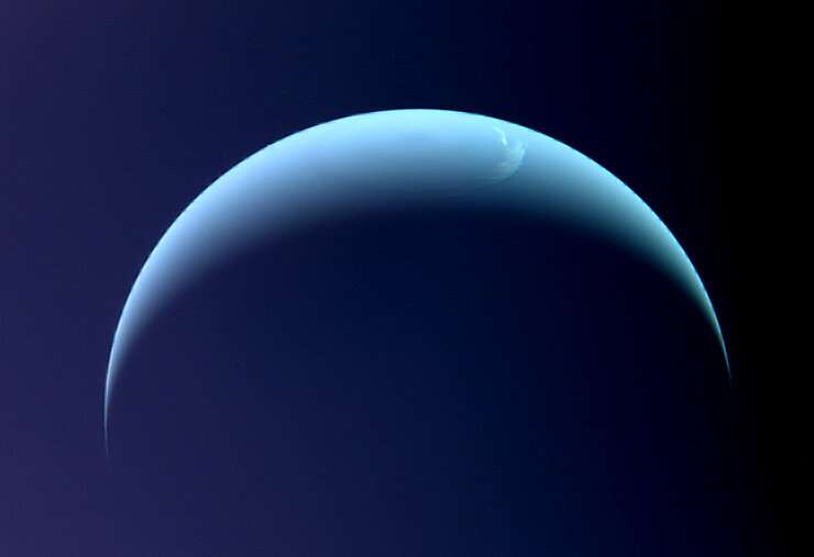 Neptūns ir vēsāks, nekā domāja: pētījums atklāj negaidītas atmosfēras temperatūras izmaiņas
