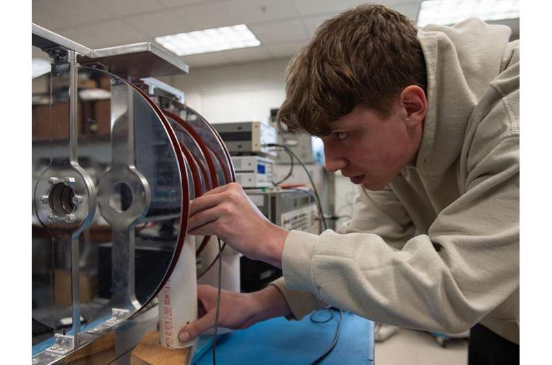 Nytt verktøy måler atomskala defekter, identifiserer transistorbegrensninger