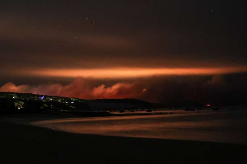 Not letup in fires on France's Atlantic coast