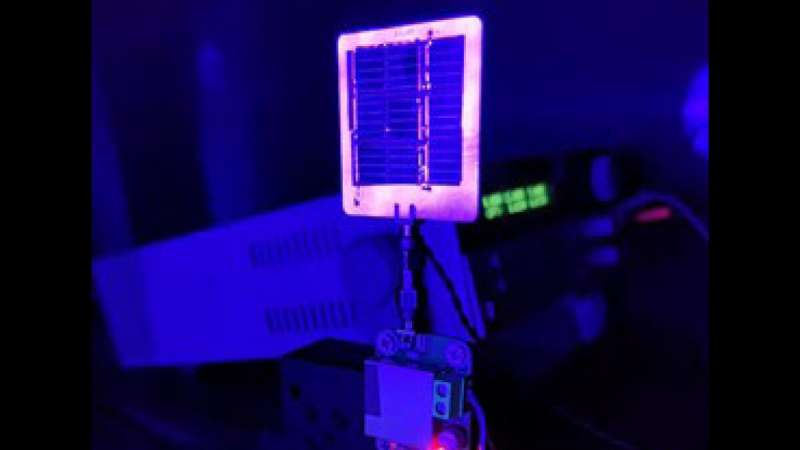 Des chercheurs utilisent des cellules solaires pour établir une communication sans fil sous-marine rapide