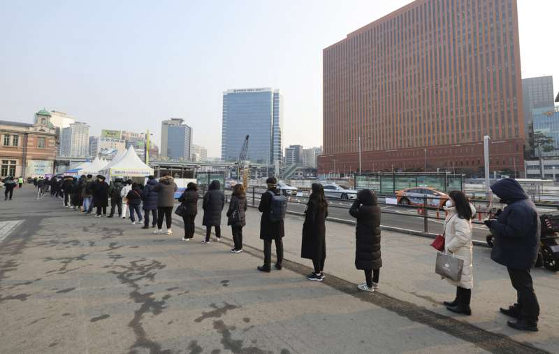 S. Korea has deadliest day of pandemic amid omicron surge