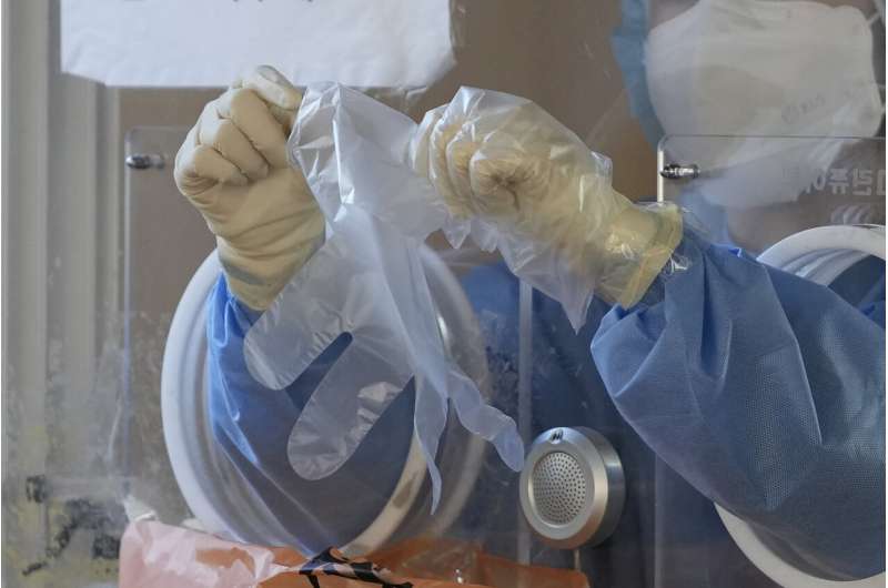 S. Korea to expand testing, shorten quarantine for omicron