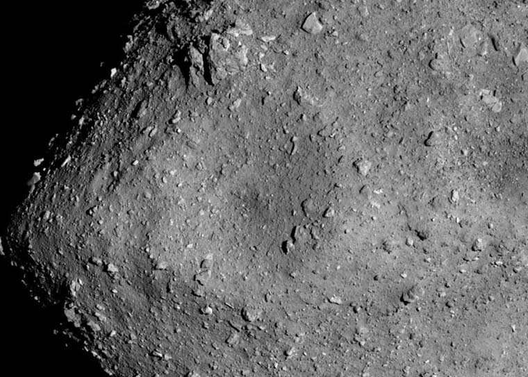 Para ilmuwan merilis analisis pertama dari batu yang dipetik dari asteroid yang melaju kencang