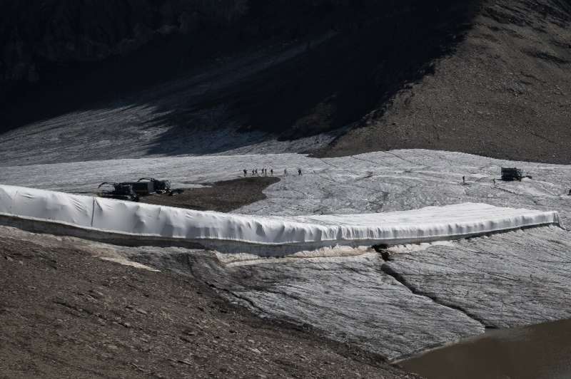 Skiers could glide from one glacier to the other, but now a strip of rock between them has emerged