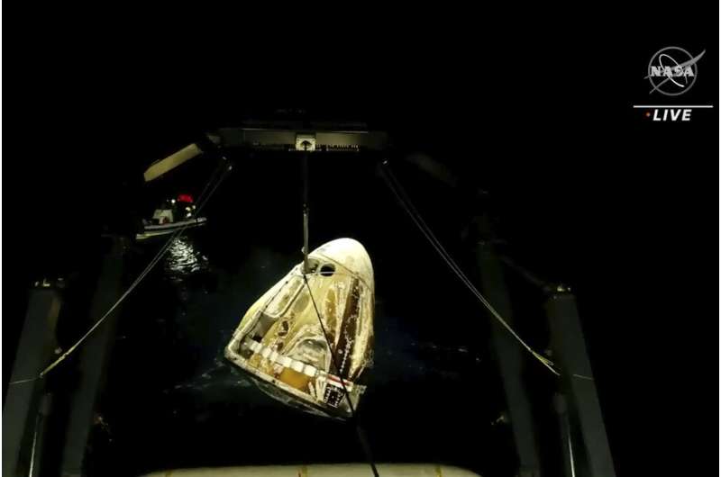 SpaceX brings 4 astronauts home with midnight splashdown