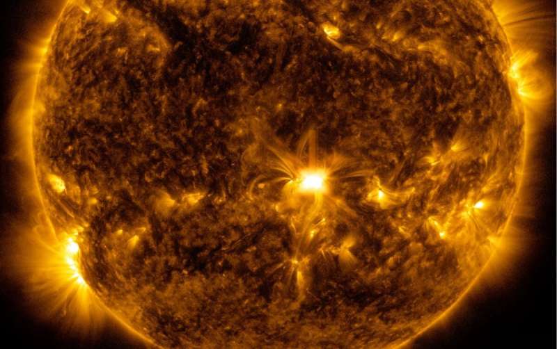 Sun releases moderate solar flare