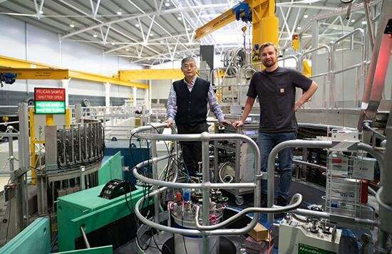 Surfing at the atomic scale: Scientists experimentally confirm new fundamental law for liquids