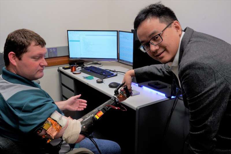Technology allows amputees to control a robotic arm with their mind