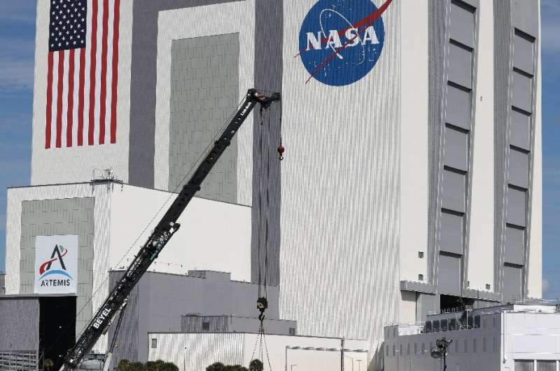 Temporary work spaces are set up near the Vehicle Assembly Building ahead of the Artemis 1 moon rocket launch at the Kennedy Spa