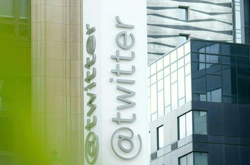 Le hashtag #RIPTwitter a gagné en popularité sur le site après que les démissions ont afflué d'employés qui ont choisi 