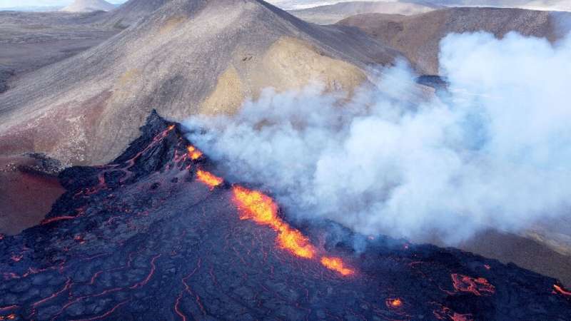 The Icelandic Meteorological Office has estimated the fissure is around 360 metres long