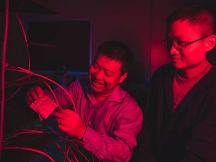 UH Researchers Develop Alternative to Lithium Battery