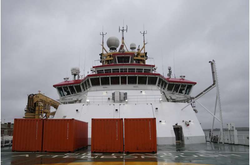 UK polar research ship to make 2nd voyage to Antarctica