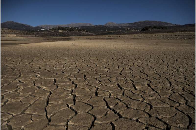 UN: Droughts, less water in Europe as warming wrecks crops