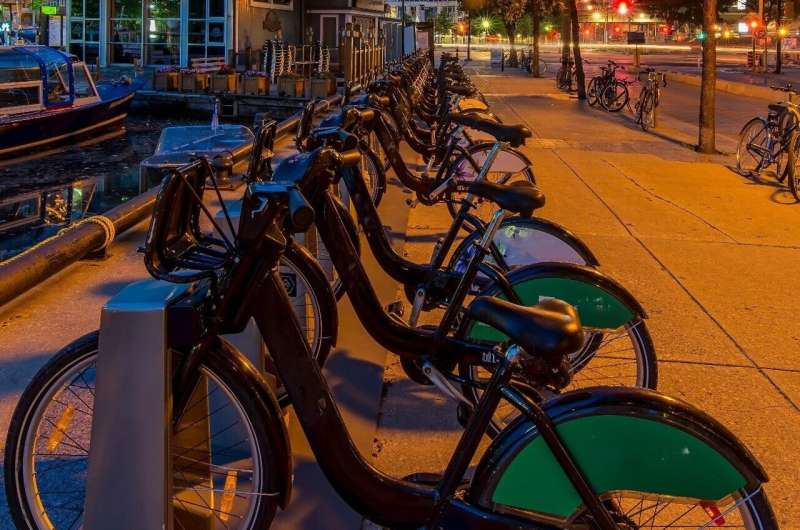 Understanding the use of bicycle sharing systems with statistics