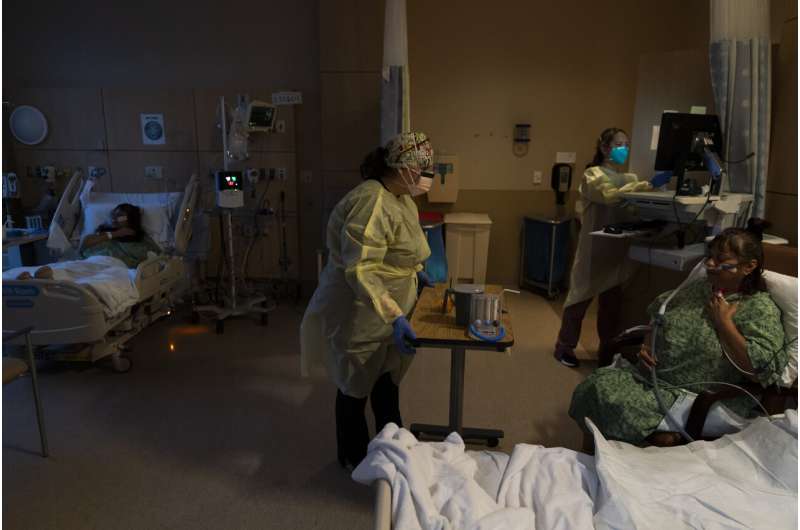 US hospitals letting infected staff members stay on the job