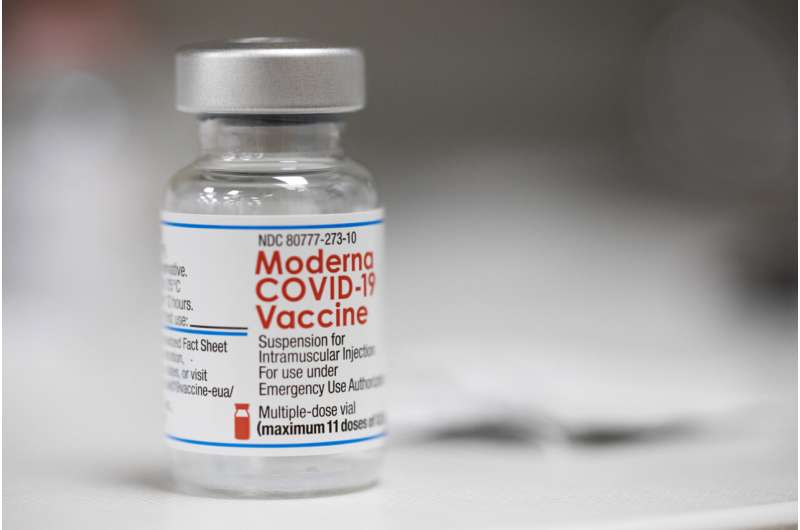 US reaches deal with Moderna for omicron COVID-19 vaccine