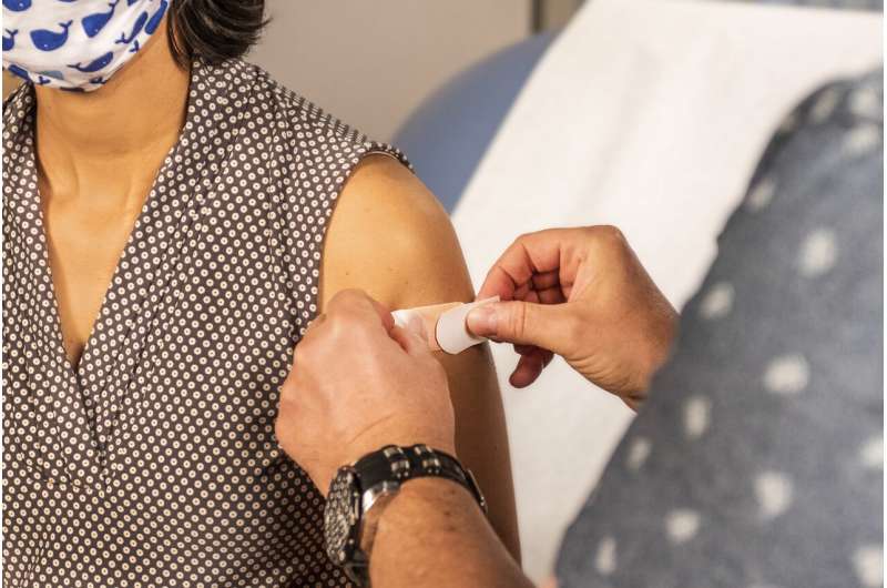 New York polio case stirs fear, vaccine push thumbnail