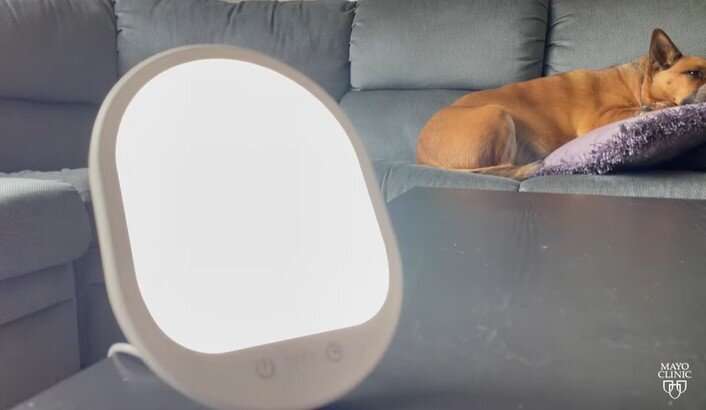 Video: Light therapy can help with seasonal affective disorder