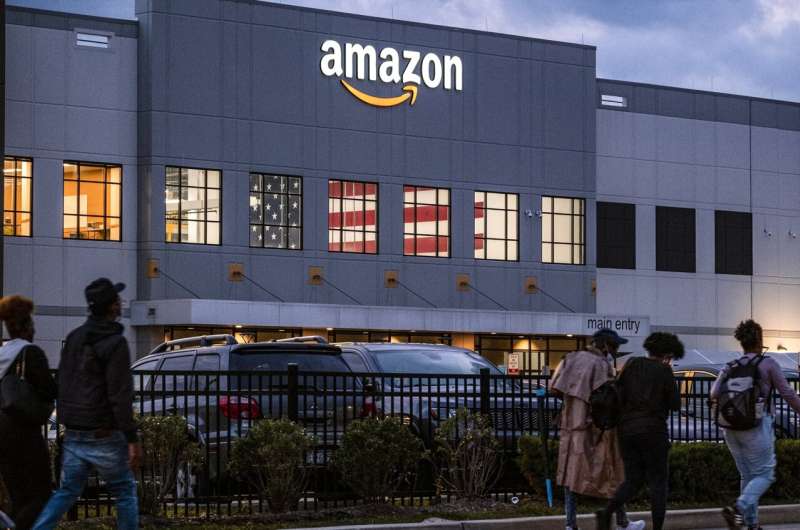 Vote counts continue in two Amazon union elections