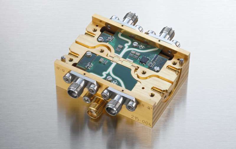 W-band receive module for ultra-low noise data transmission in satellite communications