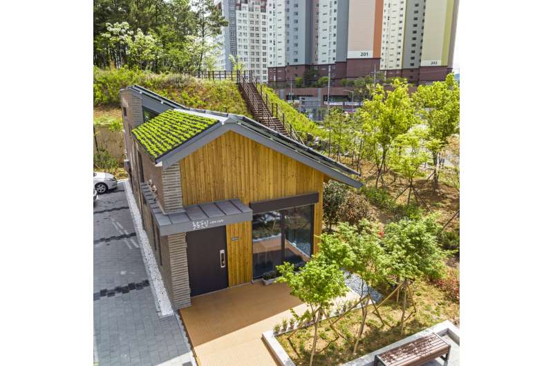 A green path to net zero carbon building
