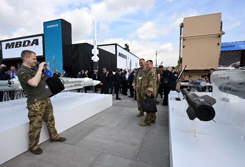A Ukrainian delegation is among the crowd at the Paris Air Show