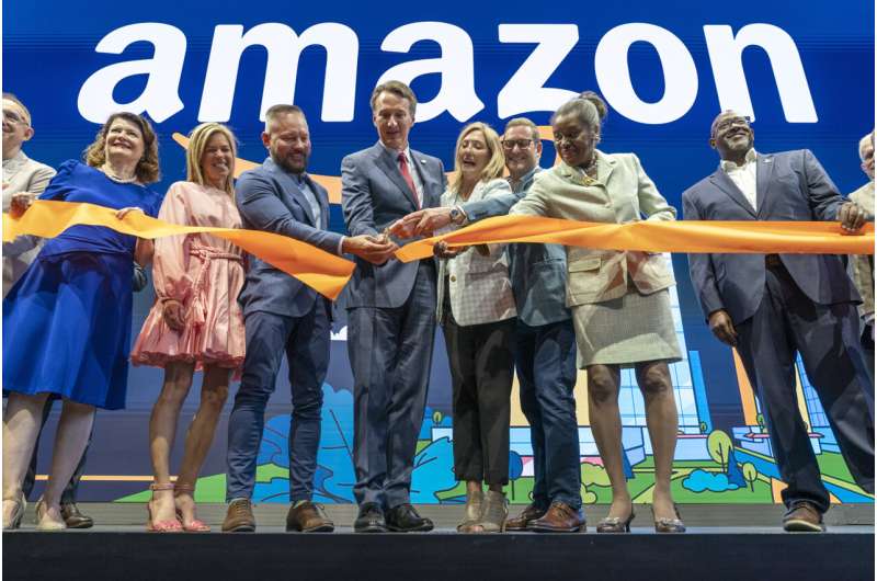 Amazon debuts its headquarters complex in Virginia as it brings workers back to office