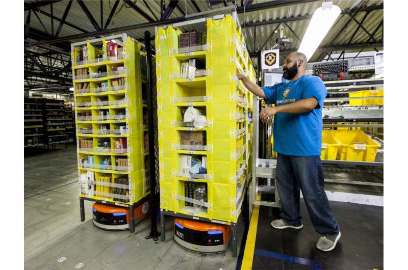 Amazon develops algorithm to improve collaboration between robots and humans