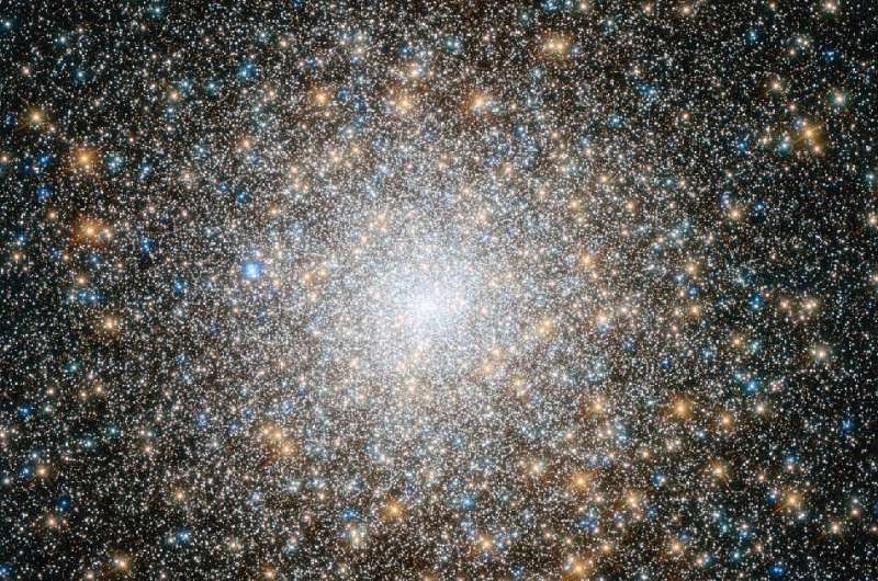 Изображение Мессье-15, шарового скопления, в котором находится до миллиона плотно упакованных звезд.