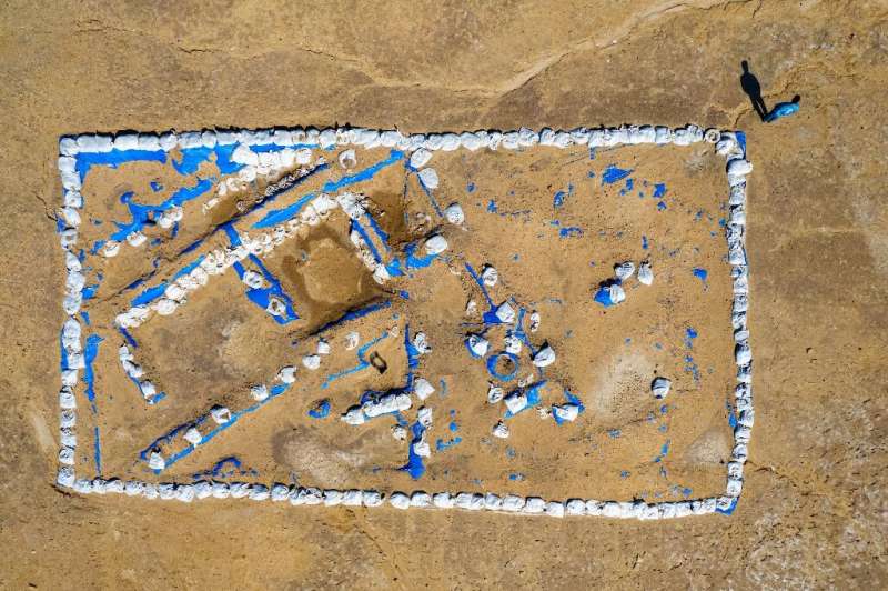 Archaeologists working in Iraq have uncovered the remains of a tavern dating back nearly 5,000 years they hope will throw new li