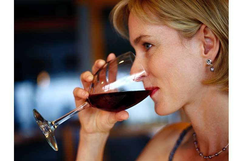 Avoiding 'Wine teeth' at those holiday parties 