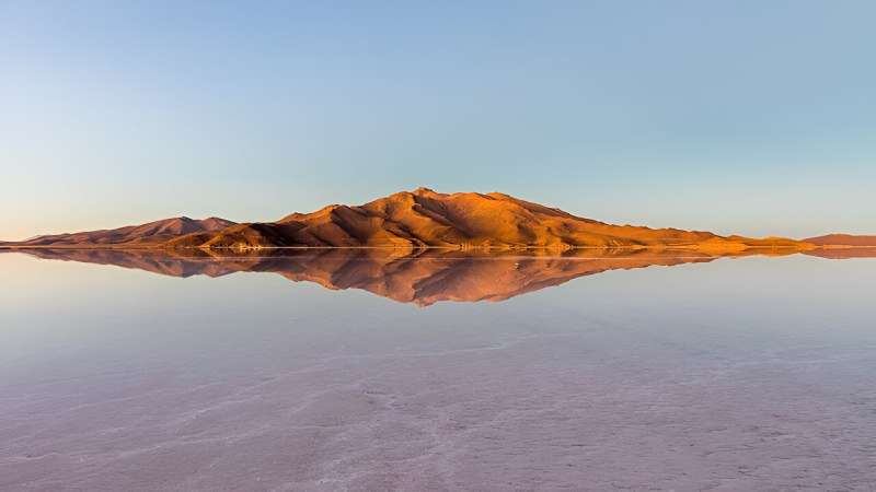 Bolivia's lithium is like white gold in the Salar de Uyuni