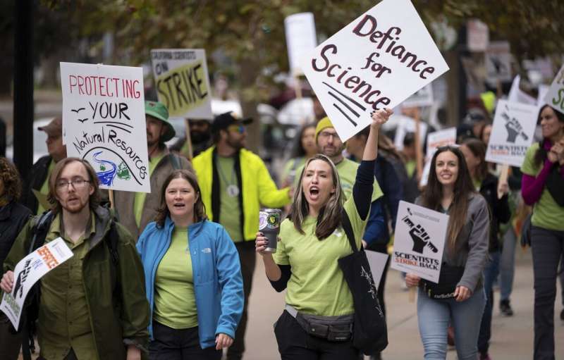 California scientists seek higher pay in 3-day strike drawing thousands of picketers