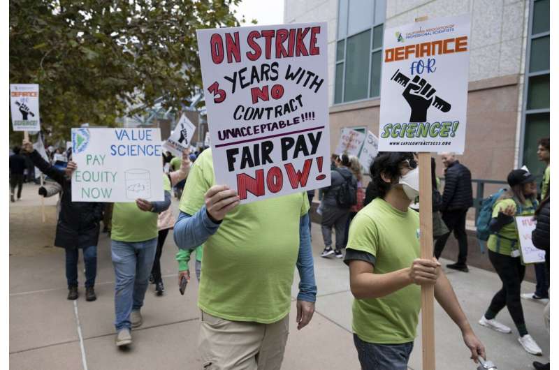 California scientists seek higher pay in 3-day strike drawing thousands of picketers