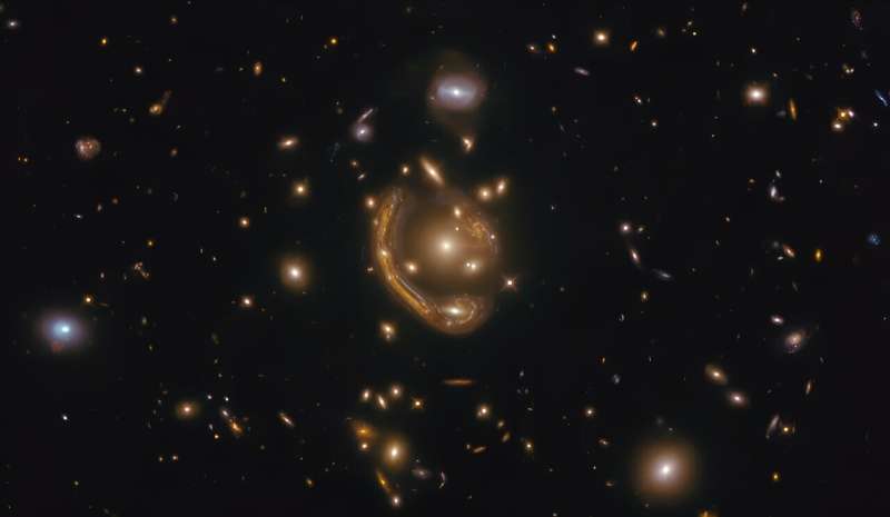 Can there be double gravitational lenses?