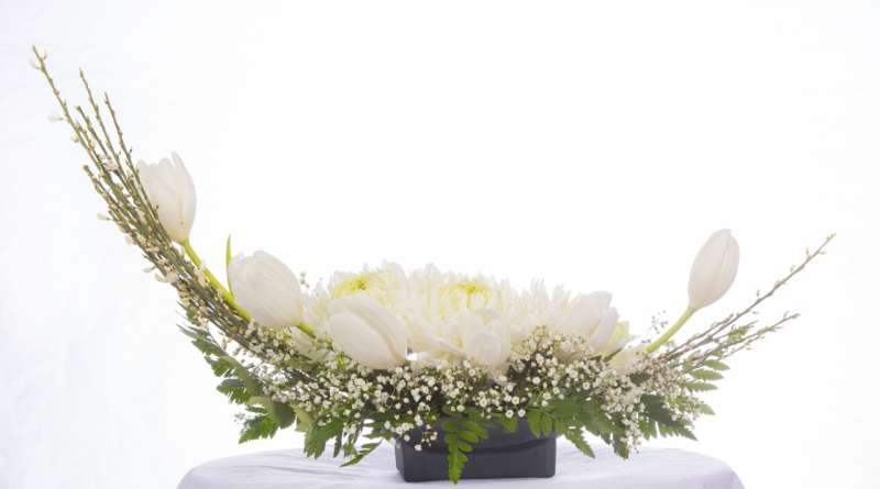 Consumers, florists differ on floral arrangements