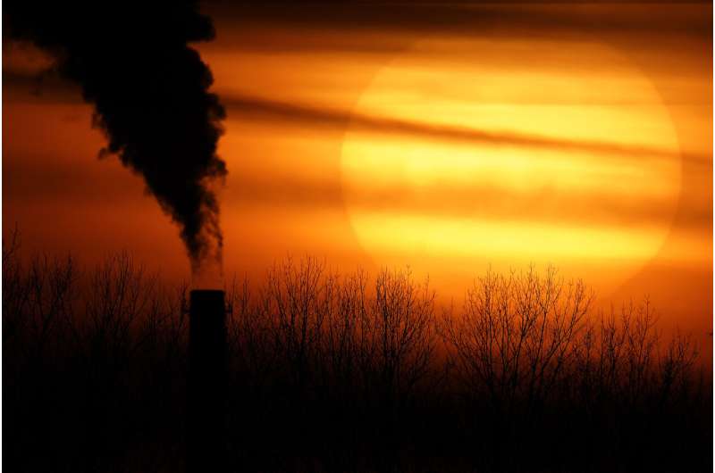 EPA tightens mercury emissions limits at coal power plants