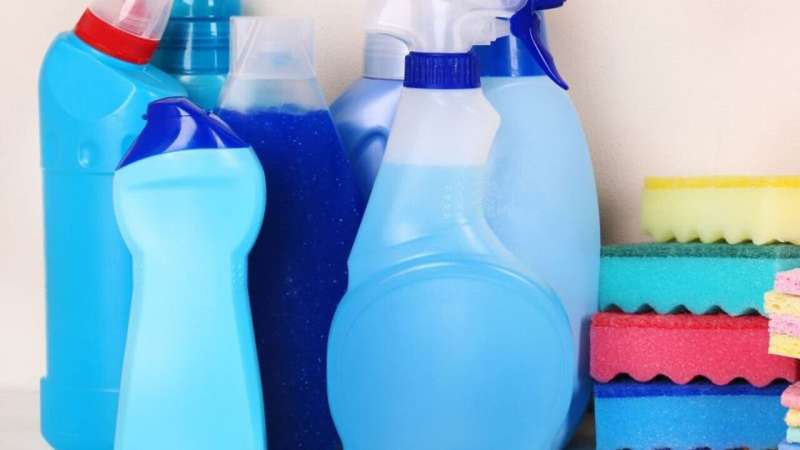 EPA proíbe produtos químicos cancerígenos encontrados em desengraxantes e produtos de limpeza
