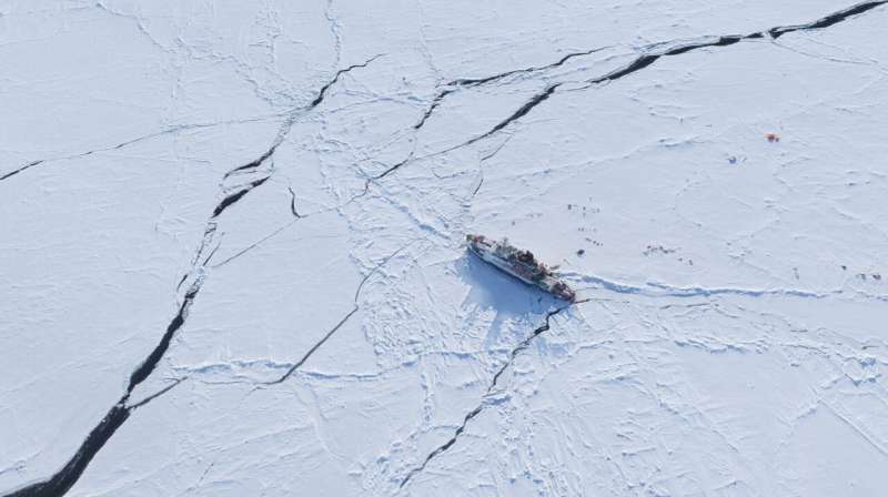 Более быстрое потепление в Арктике ускоряет повышение температуры на 2°C на восемь лет