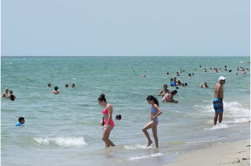 Florida en aguas calientes a medida que aumentan las temperaturas del océano junto con la humedad