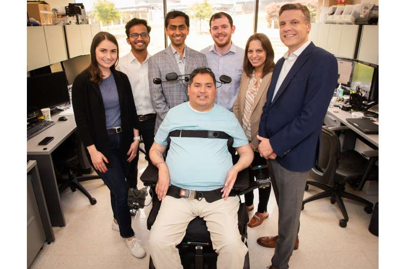 For the first time bioelectronic medicine researchers at the Feinstein Institutes restore feeling and lasting movement in man li
