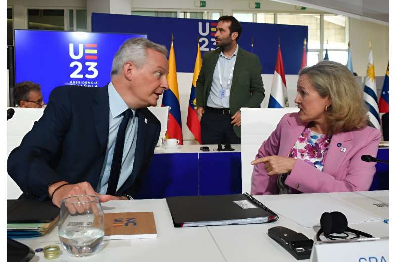 French Finance Minister Bruno Le Maire, left, and Spanish Economy Minister Nadia Calvino, right, expressed support for the subsi
