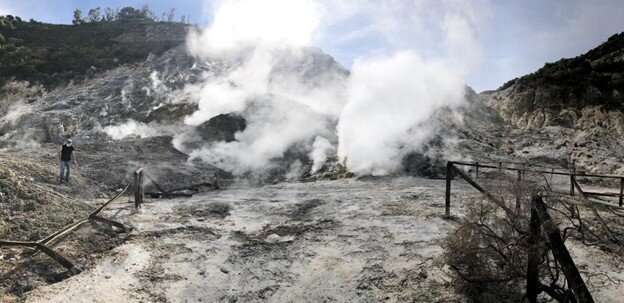 Gas monitoring at volcanic fields outside Naples exposes multiple sources of carbon dioxide emissions