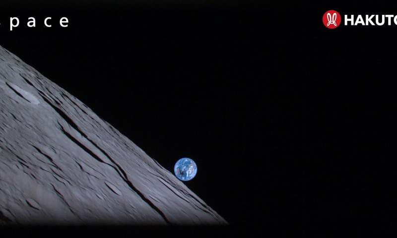 Hakuto-R spacecraft just captured its own stunning version of 'Earthrise'