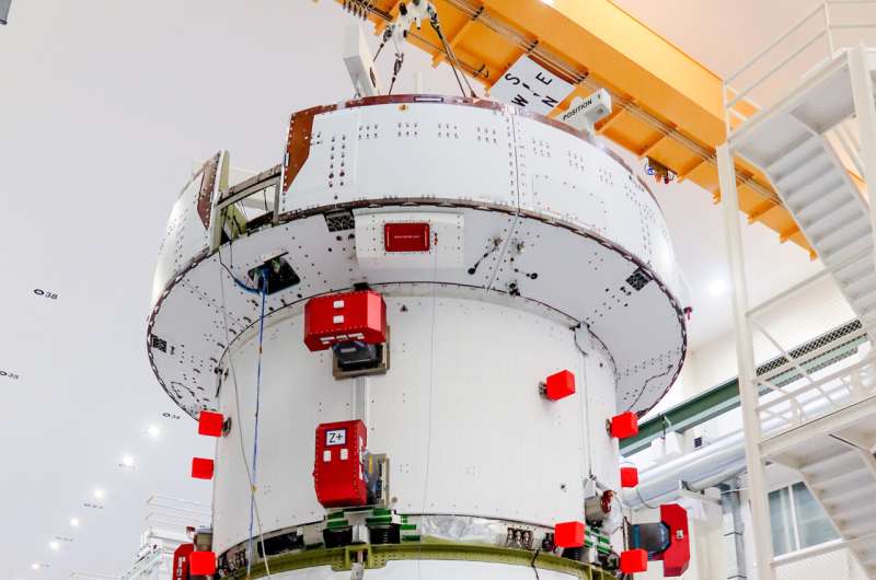 Handing over European service module for Artemis II