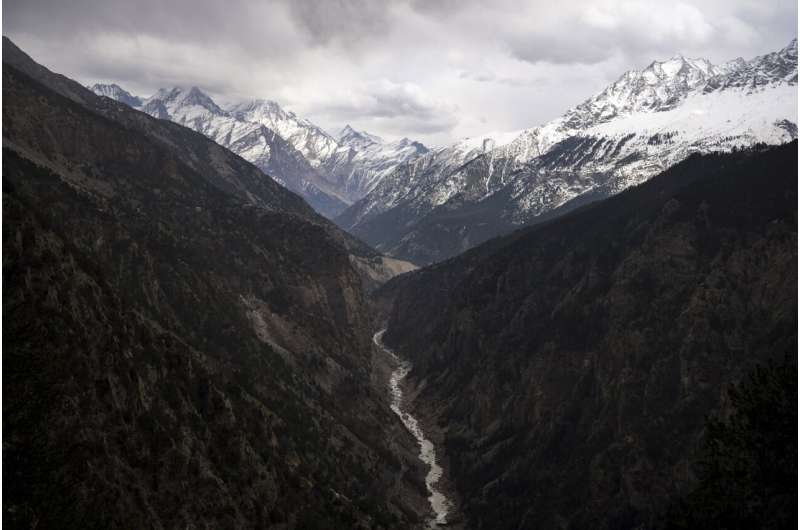 Himalayan glaciers could lose 80% of their volume if global warming isn't controlled, study finds