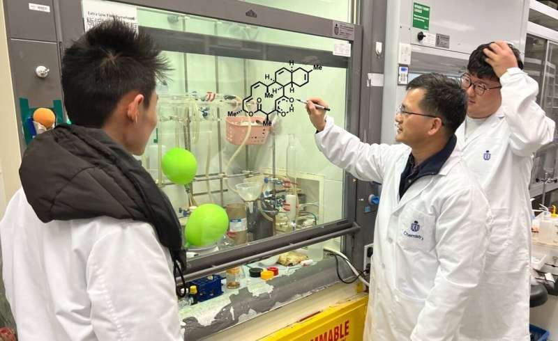 HKUST researchers develop world's most productive chemical synthesis of anthracimycin
